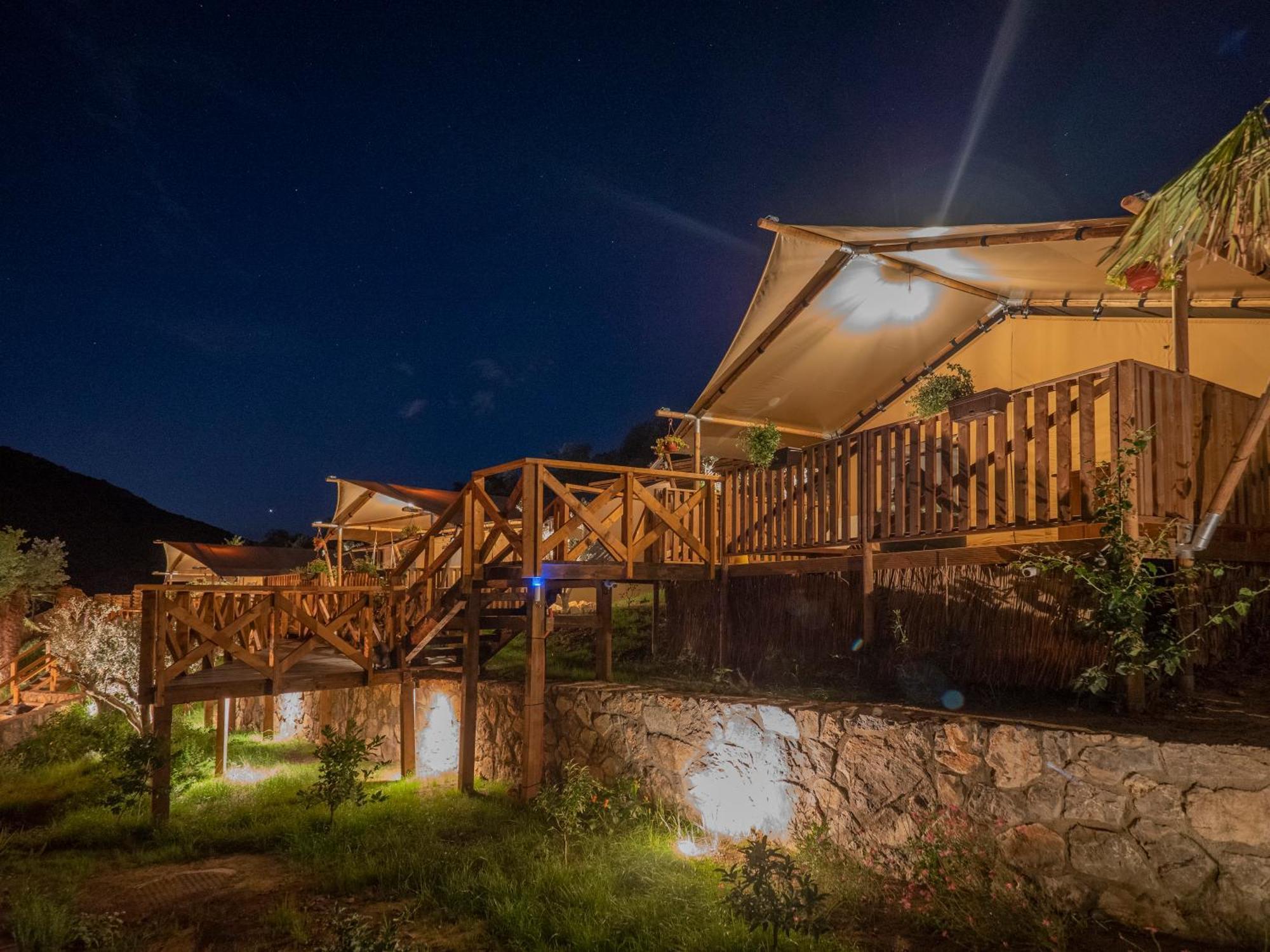 Sea Glamping Hotel Kotor Buitenkant foto