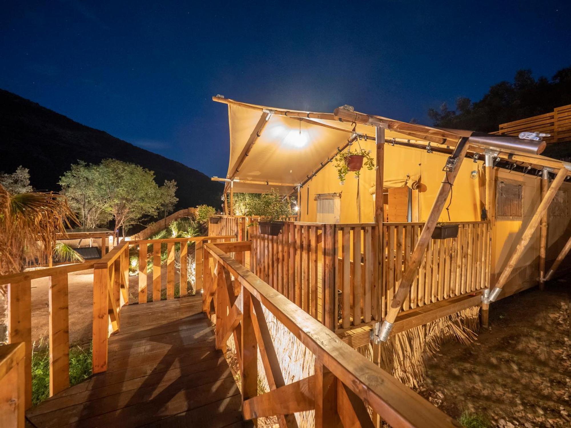 Sea Glamping Hotel Kotor Buitenkant foto