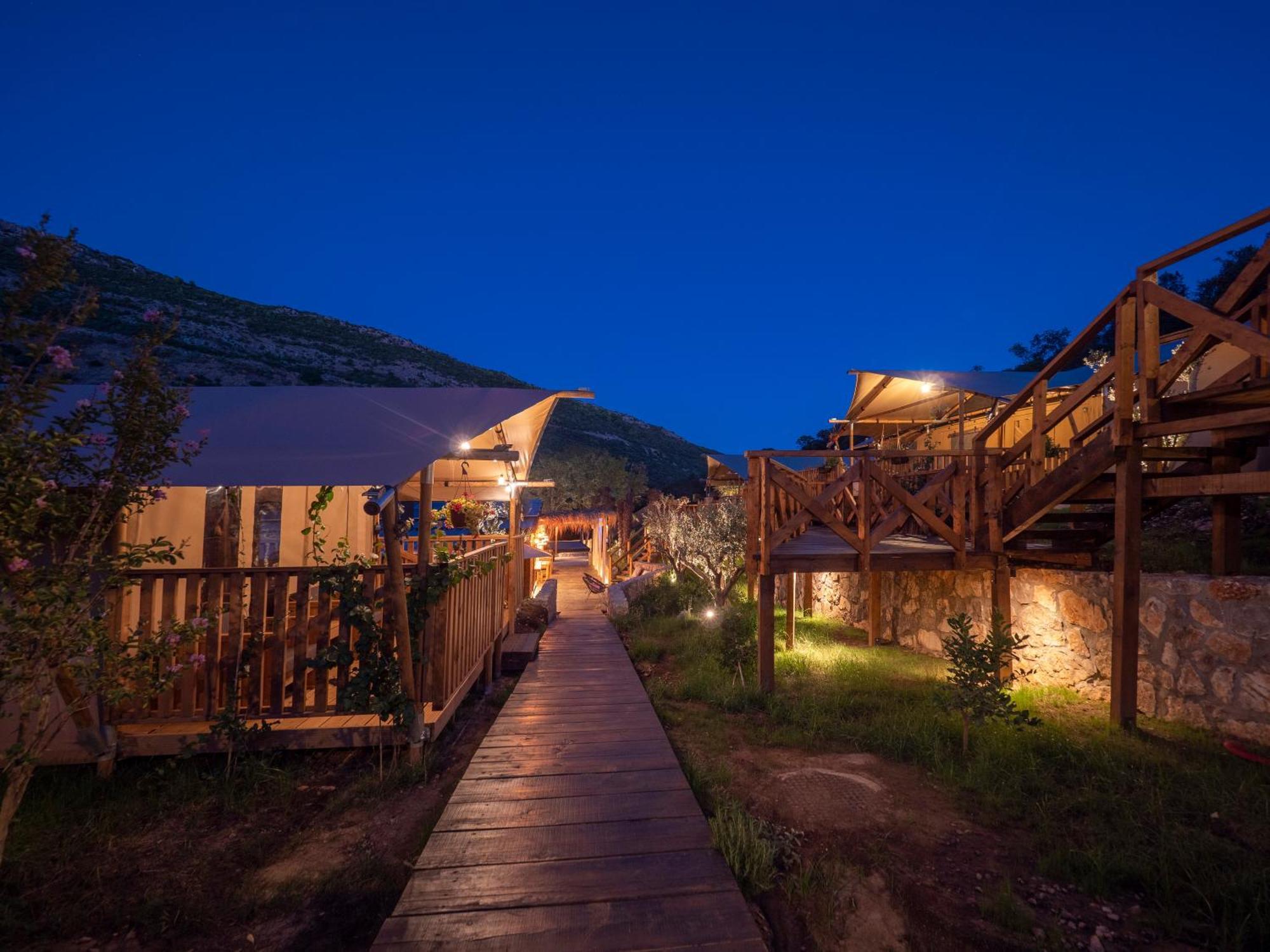 Sea Glamping Hotel Kotor Buitenkant foto