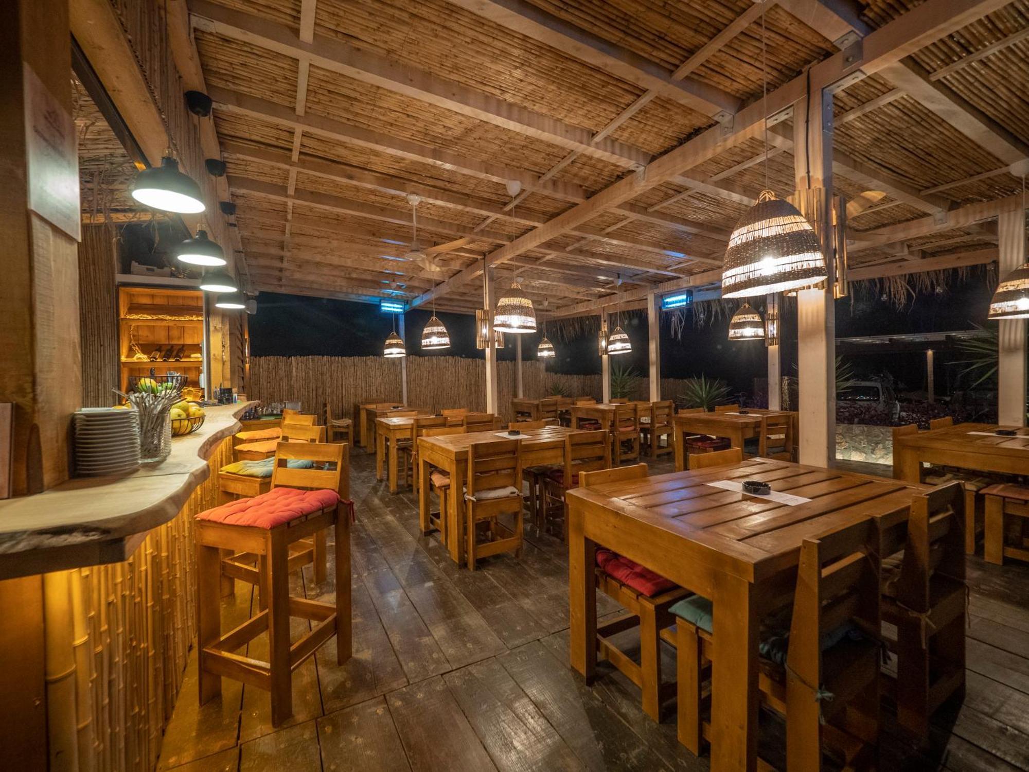 Sea Glamping Hotel Kotor Buitenkant foto