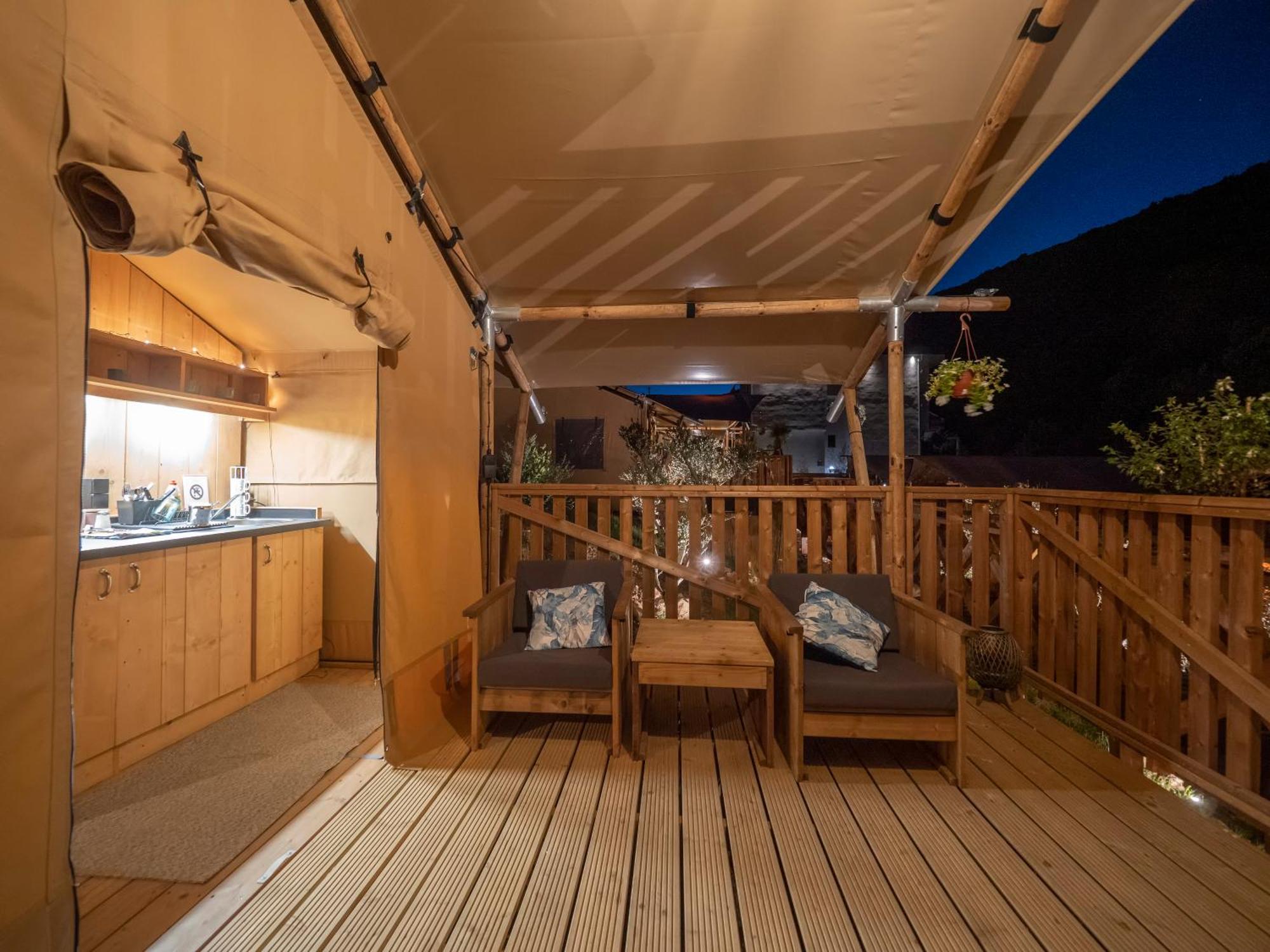 Sea Glamping Hotel Kotor Buitenkant foto