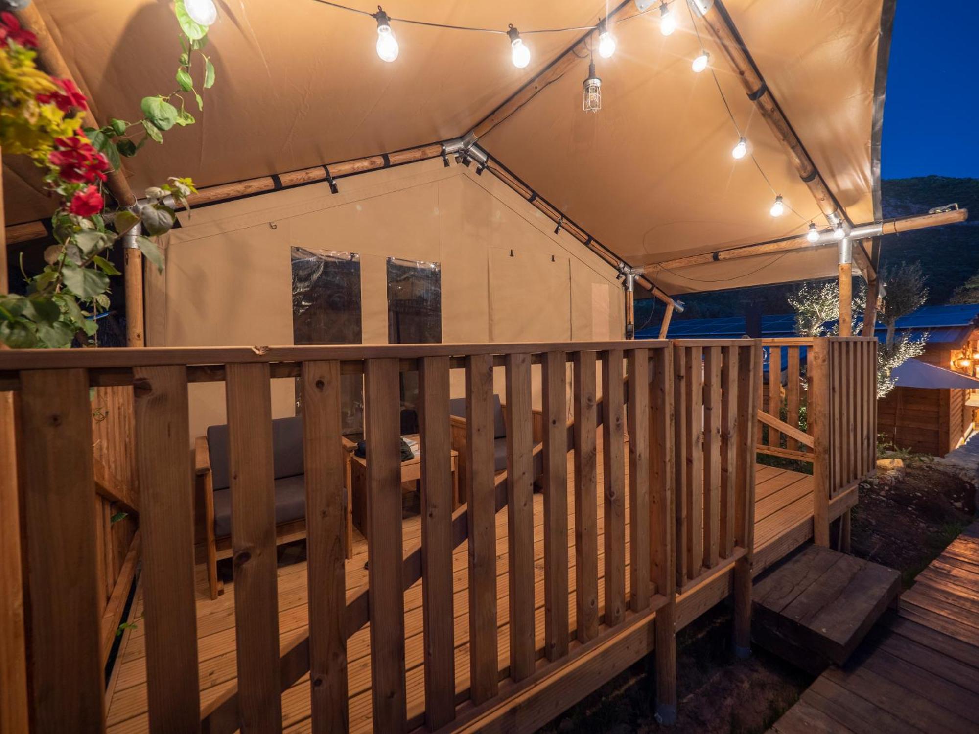 Sea Glamping Hotel Kotor Buitenkant foto