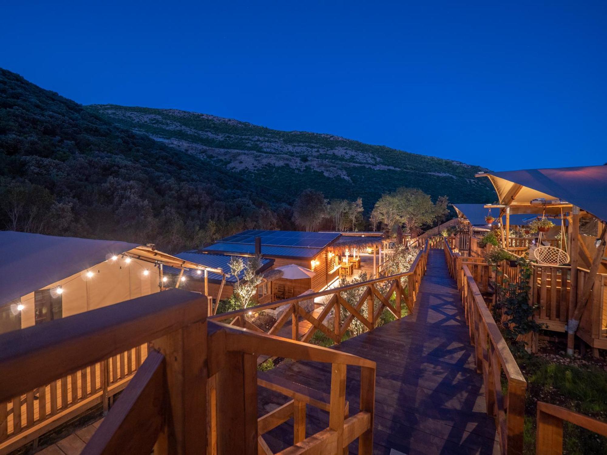 Sea Glamping Hotel Kotor Buitenkant foto